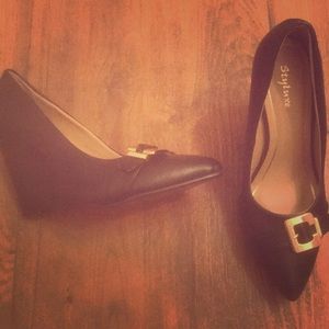 Black closed toed wedges